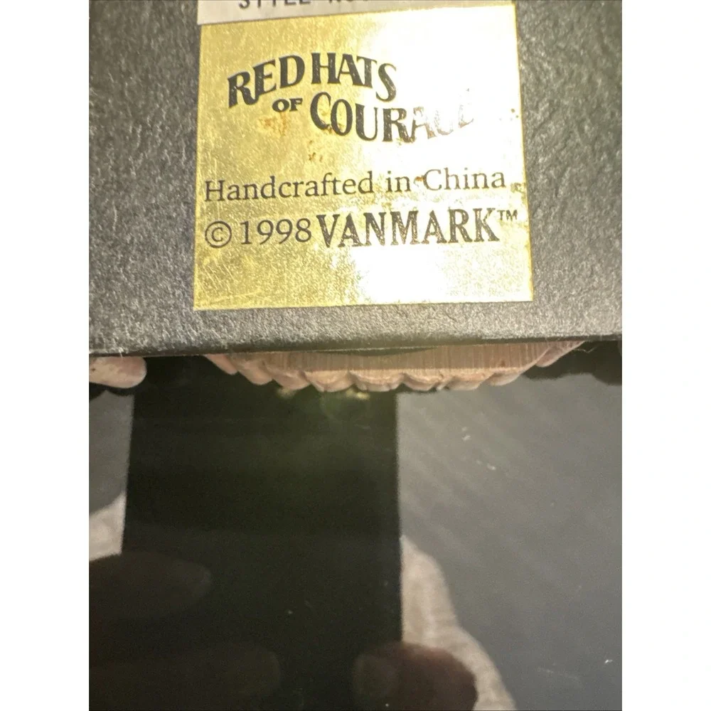 1998 VTG RED HATS OF COURAGE PICTURE/PHOTO FRAME FOR YOUR FAVORITE FIRE PERSON